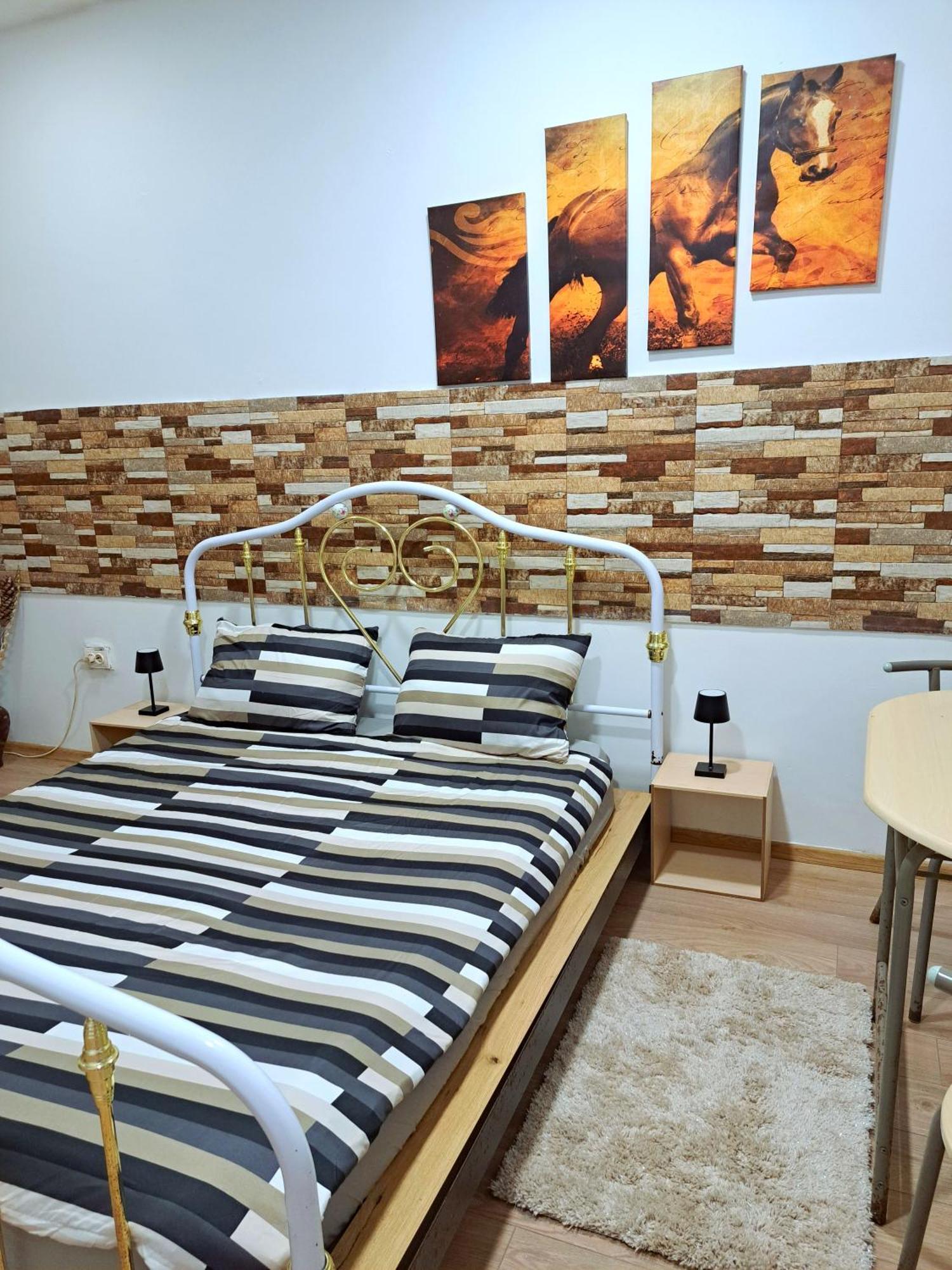 Regim Hotelier Pietonala Орадя Номер фото